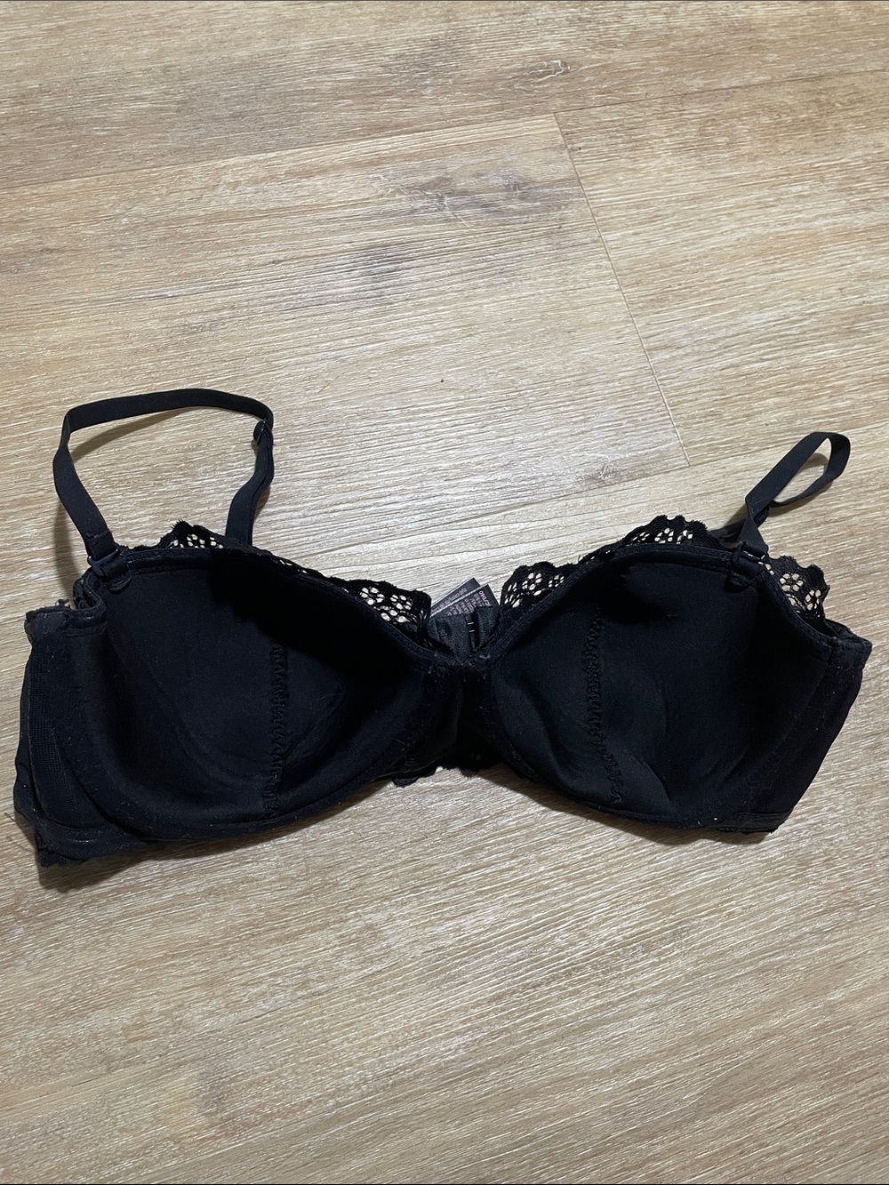 Victoria’s Secret Black Lace Underwire Bra - Women Intimates & Sleepwear 36C - Picture 2 of 3